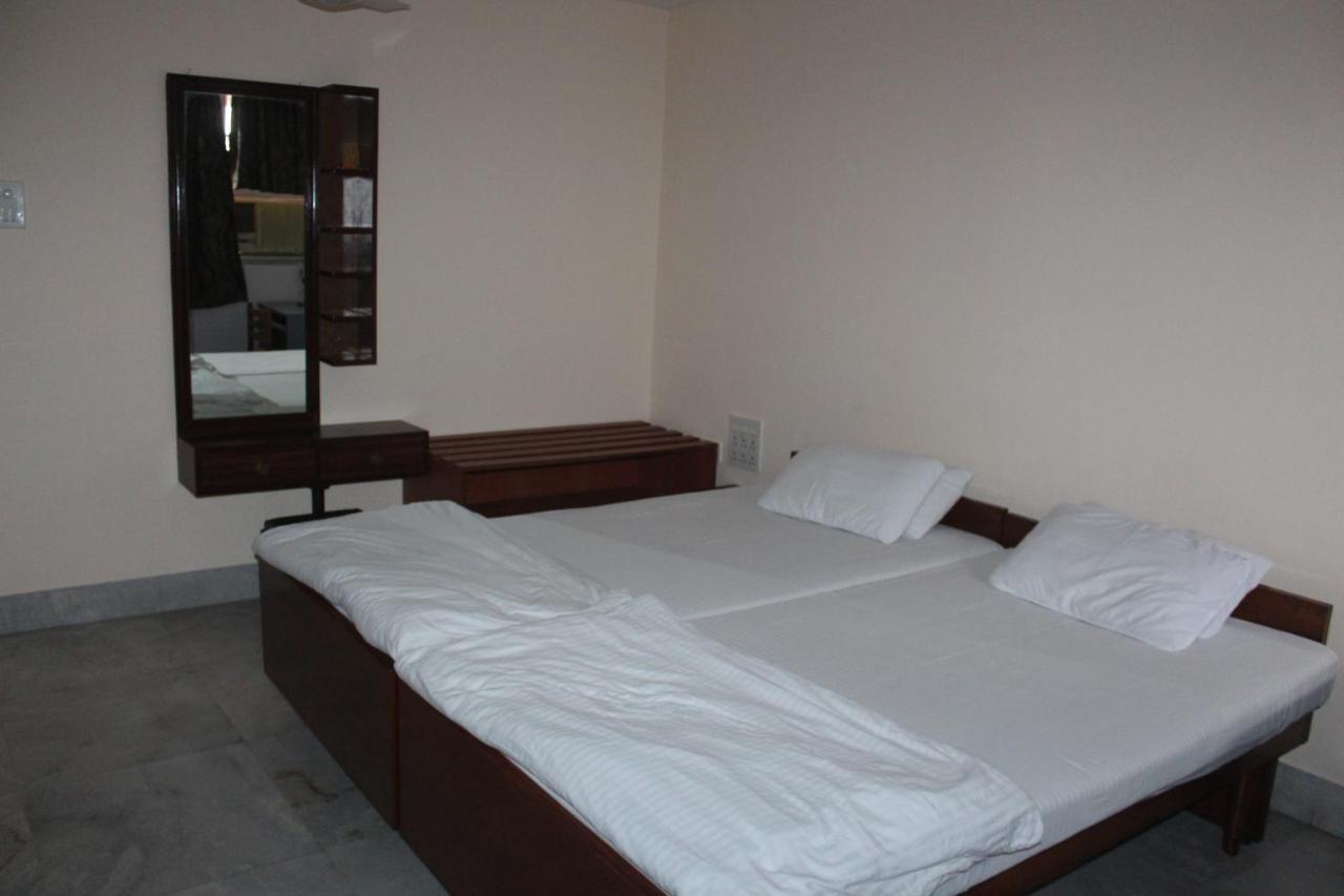 Service Apartments, Park Street, Calcutta Esterno foto