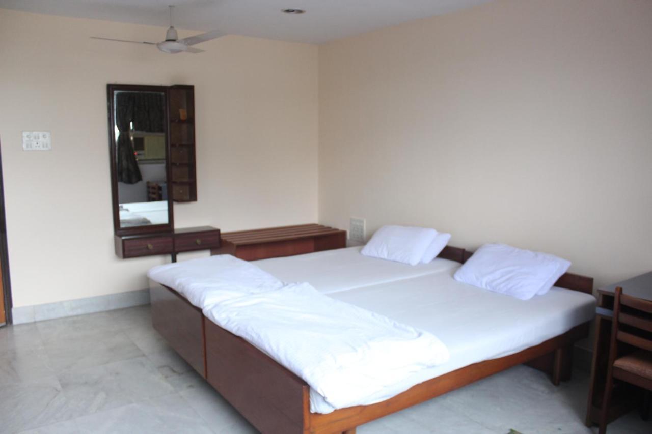 Service Apartments, Park Street, Calcutta Esterno foto