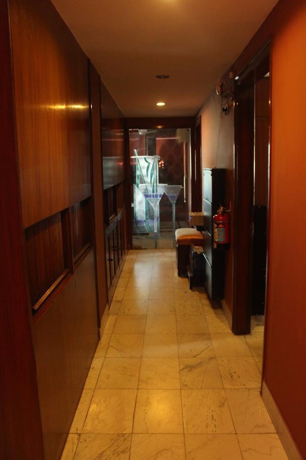 Service Apartments, Park Street, Calcutta Esterno foto