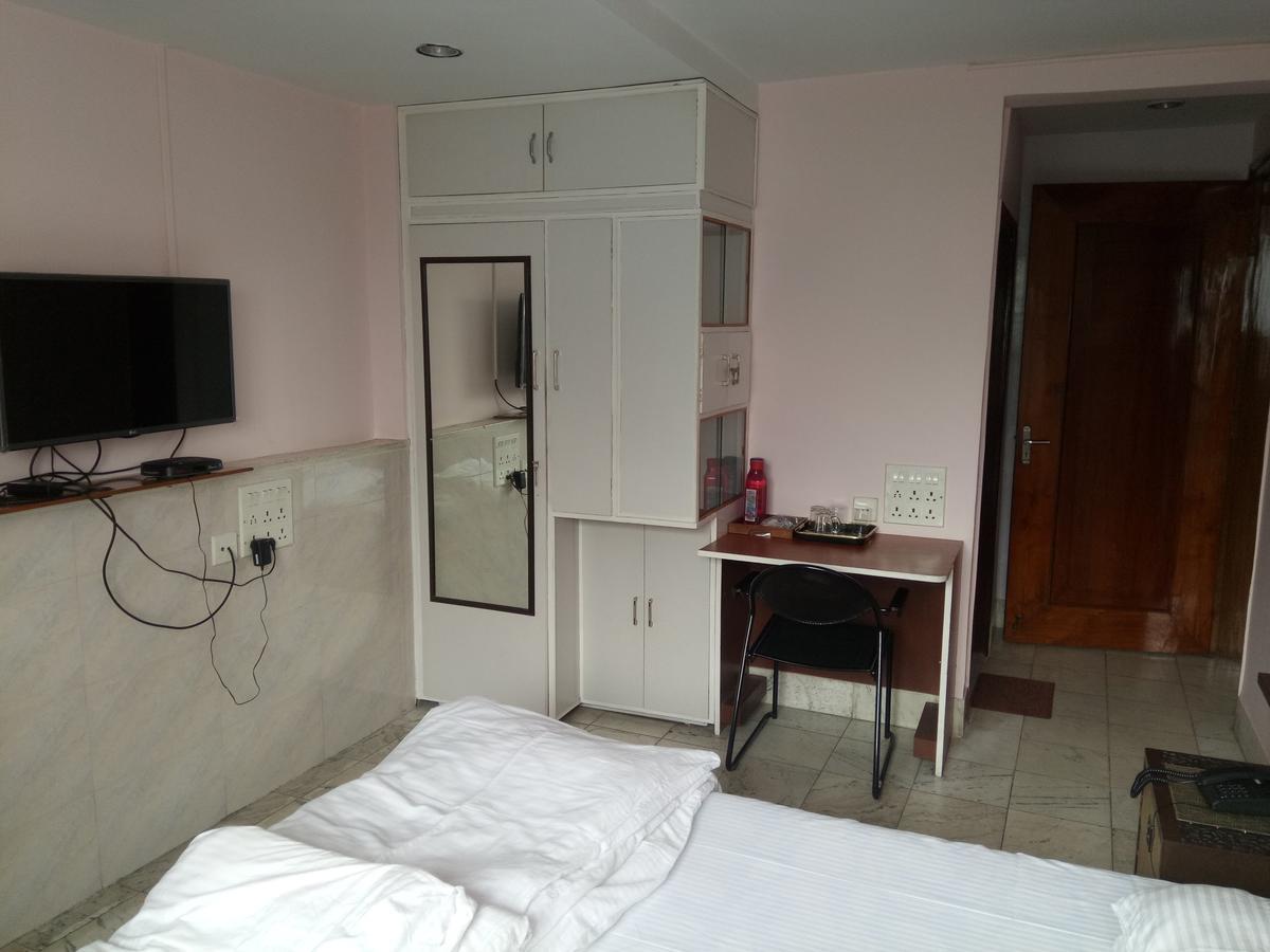 Service Apartments, Park Street, Calcutta Esterno foto